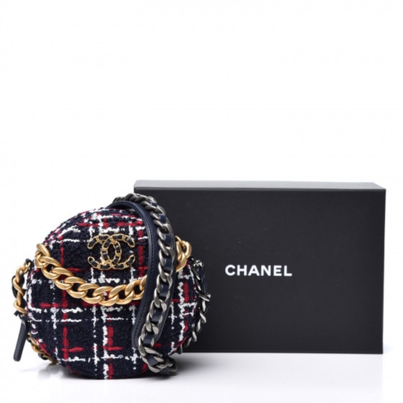 CHANEL 19 Round Clutch on chain tweed - Picture 12 of 16